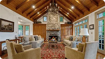 https://www.southerncomfortcabinrentals.com/wp-content/uploads/2023/02/img-luxury-cabins.webp